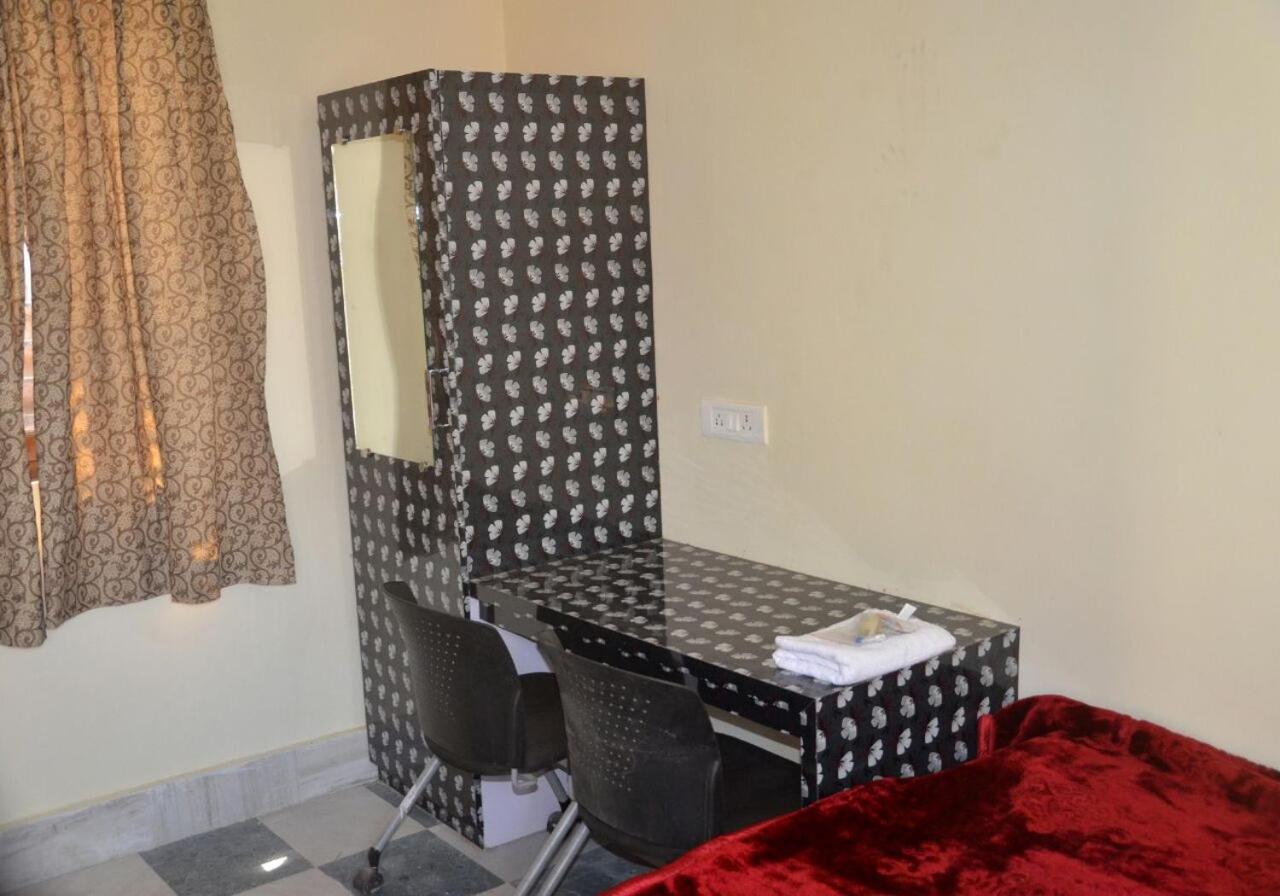 Hotel Vaibhav Raxaul Quarto foto